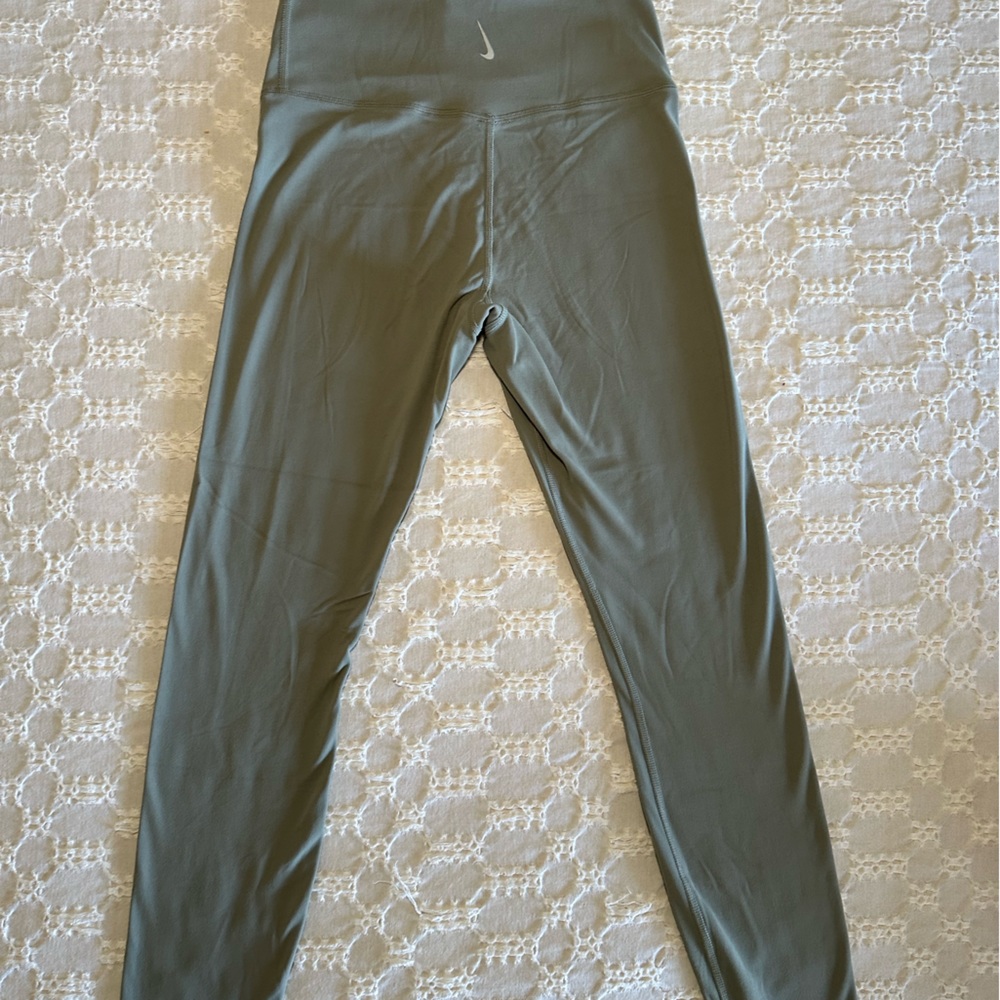 Nike dry fit leggings